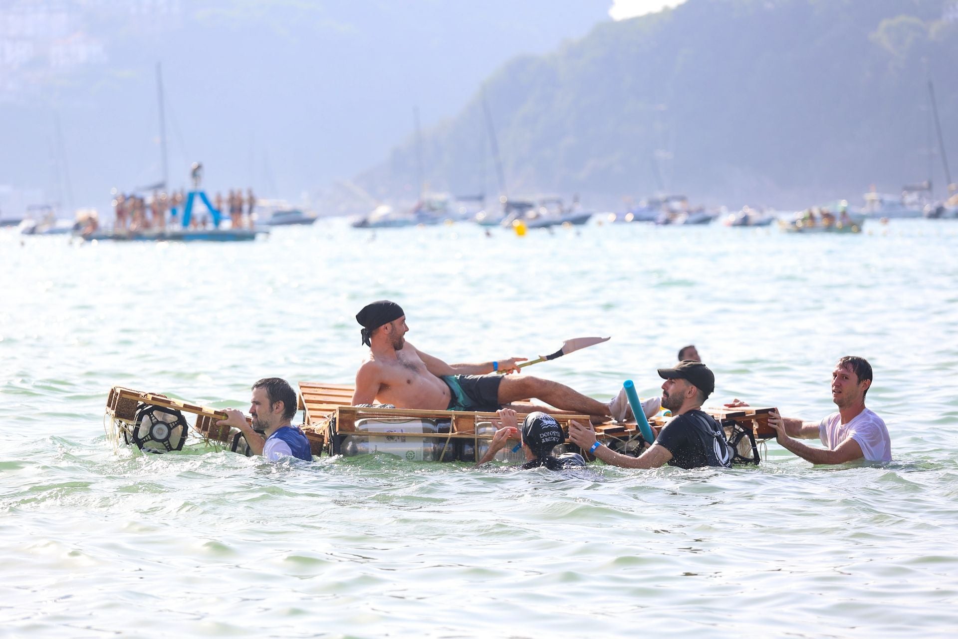 Multitudinario abordaje en San Sebastián