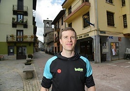 Iñaki Artola, en las calles de Alegia.