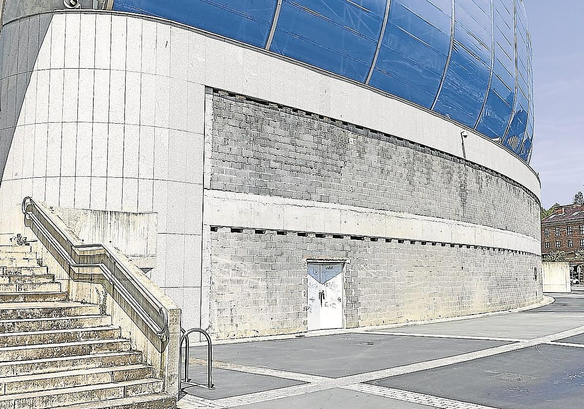 Un lector envía la imagen del estado actual de la esquina de Anoeta con el Xanti.