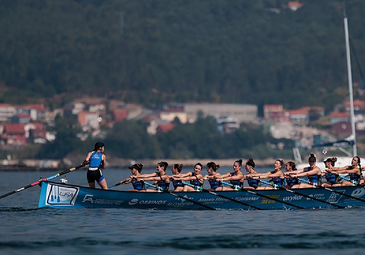 La 'Zerkausia', el domingo durante la VI Bandeira de Traiñeiras Feminina Rianxeira.