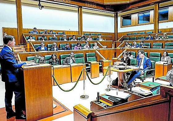 La oposición cree que la ley de transparencia de Euskadi llega tarde y reclama mejoras