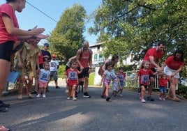 Festa girorik ez da falta Karrika auzoan.