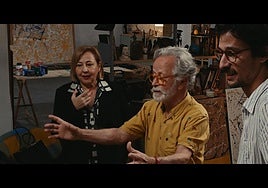 Carmen Machi y Fernando y Pablo Colomo en una escena de 'Las delicias del jardín', película que inaugurará la sección Made in Spain.