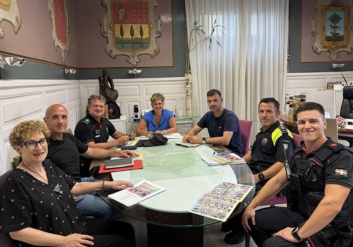 Reunión de coordinación sobre el dispositivo de seguridad en fiestas realizada.