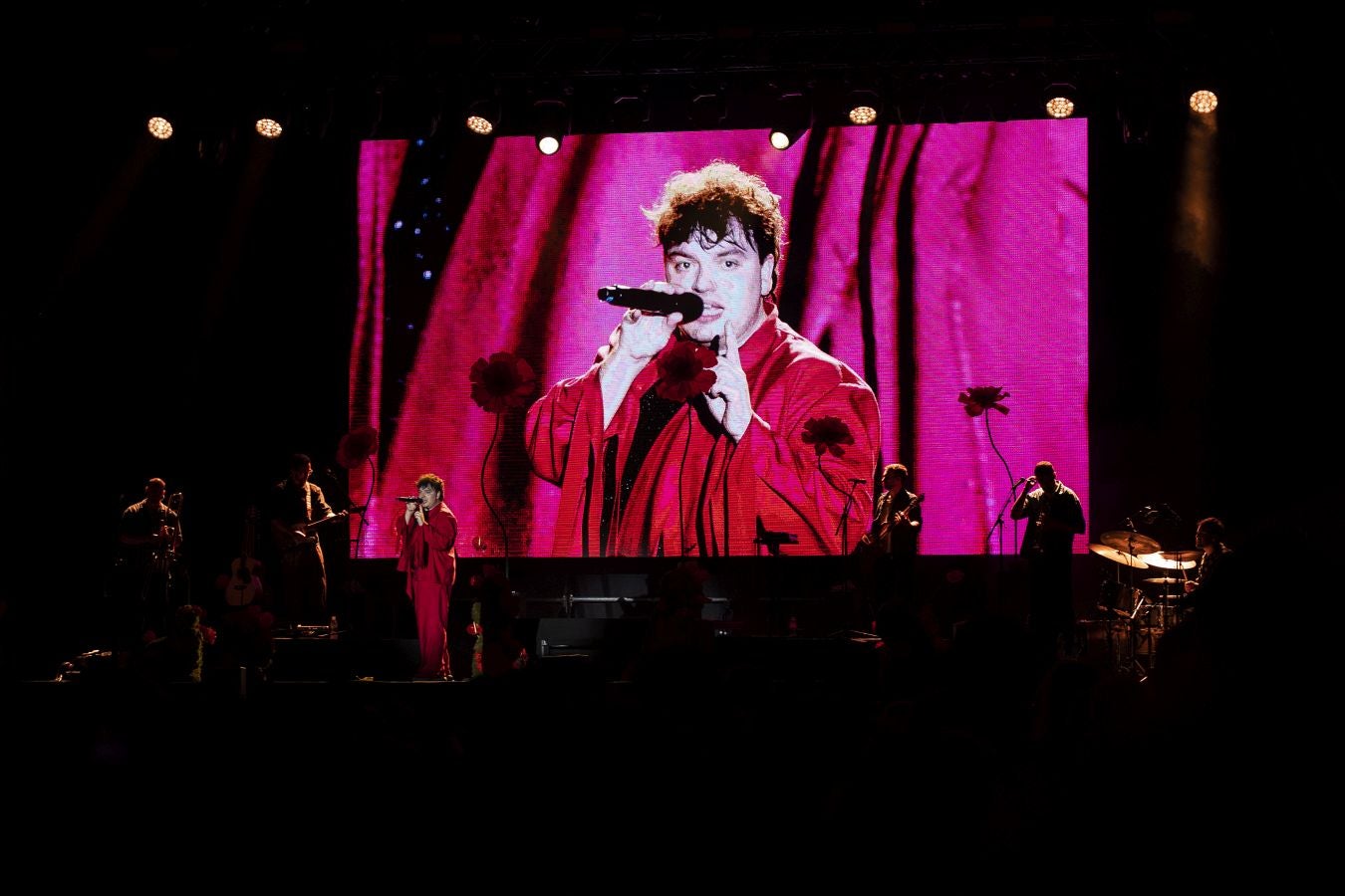 Intimidad y energía contagiosa con Janus Lester