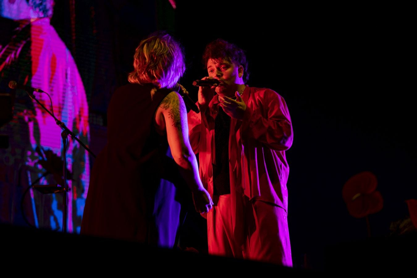 Intimidad y energía contagiosa con Janus Lester