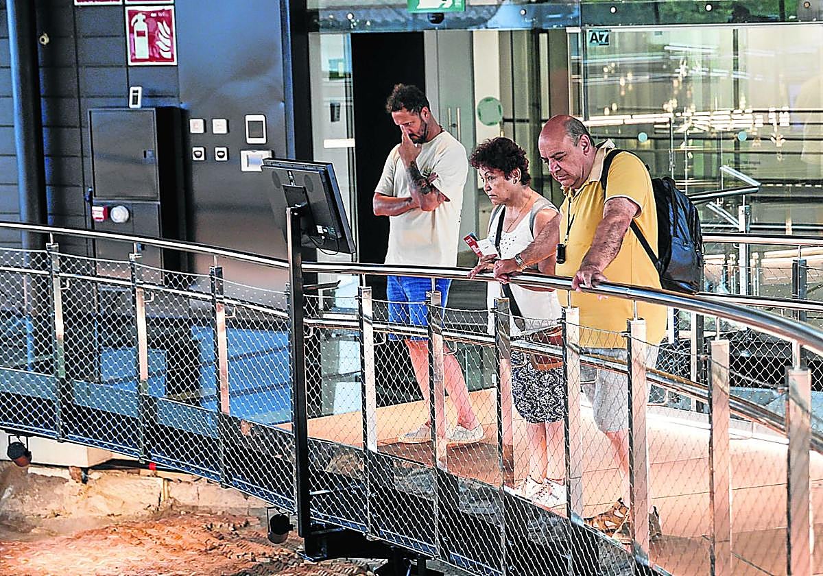 Apirilean ireki diren termek bisitari ugari erakarri dituzte Oiasso museora aurten.