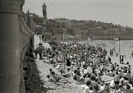 La playa de la Concha, repleta.