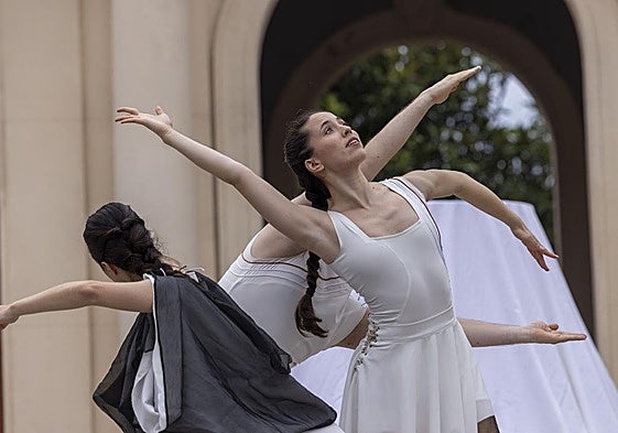 Un momento del espectáculo 'NŒUD' de la compañía DAB.