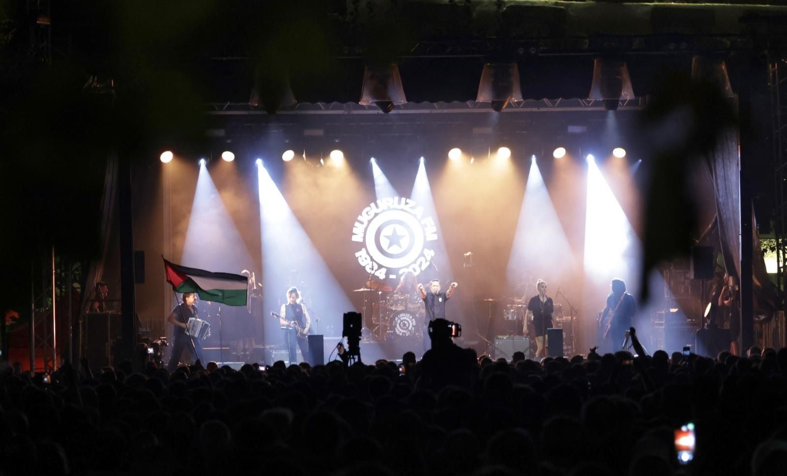 Fermin Muguruza entusiasma en Irun