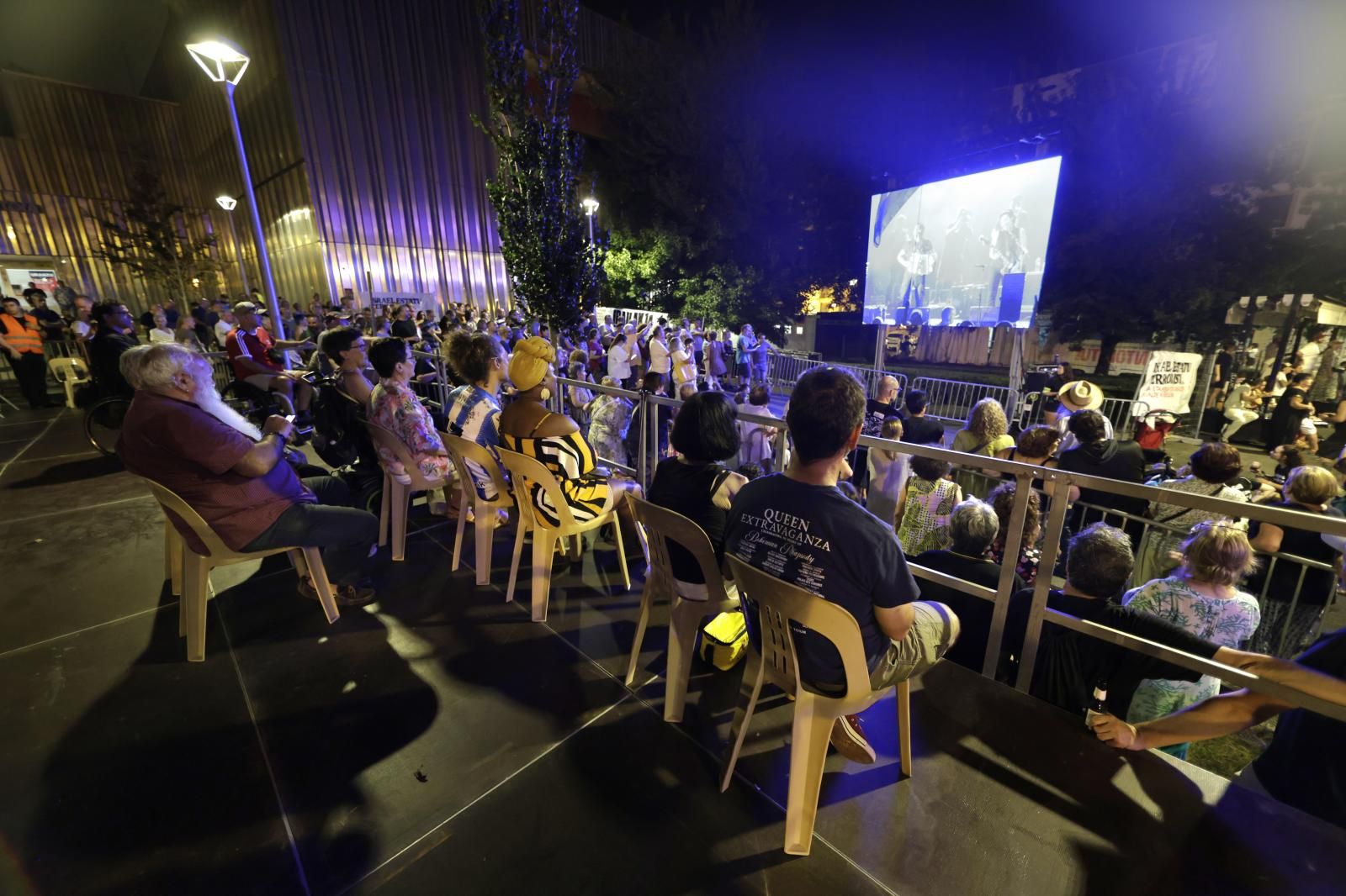 Fermin Muguruza entusiasma en Irun