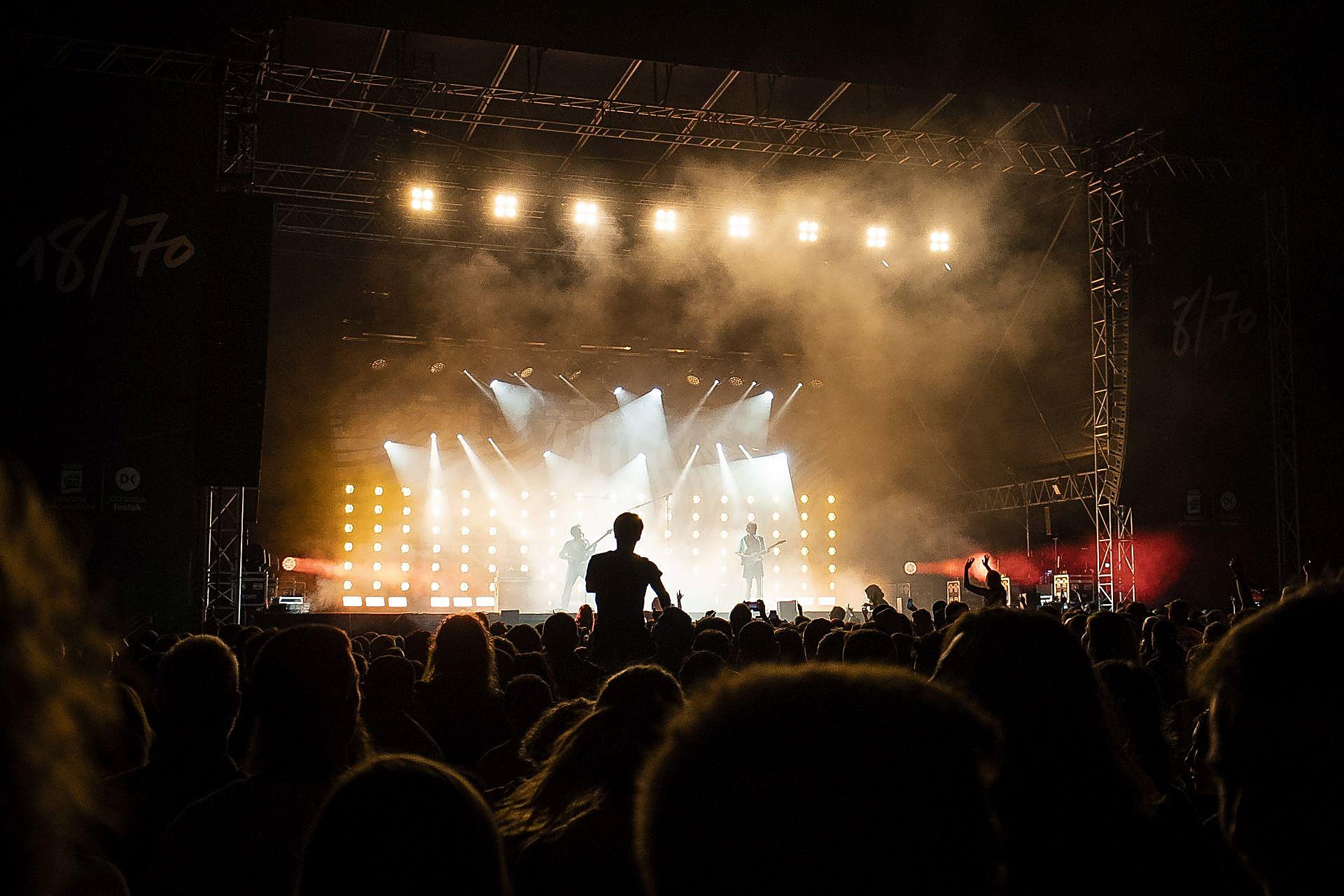 Sexy Zebras llenan de caos controlado Sagüés