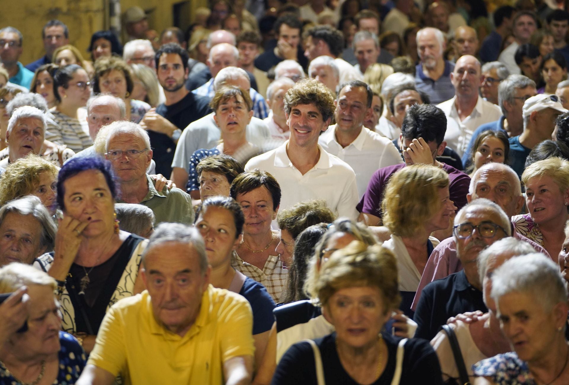 Multitudinario Festara