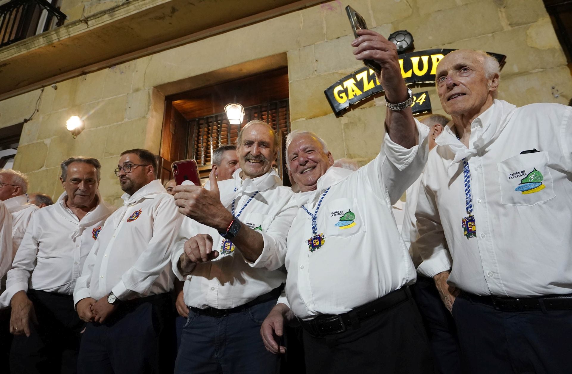 Multitudinario Festara