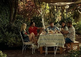 Reunión de amigos en la casa de campo.