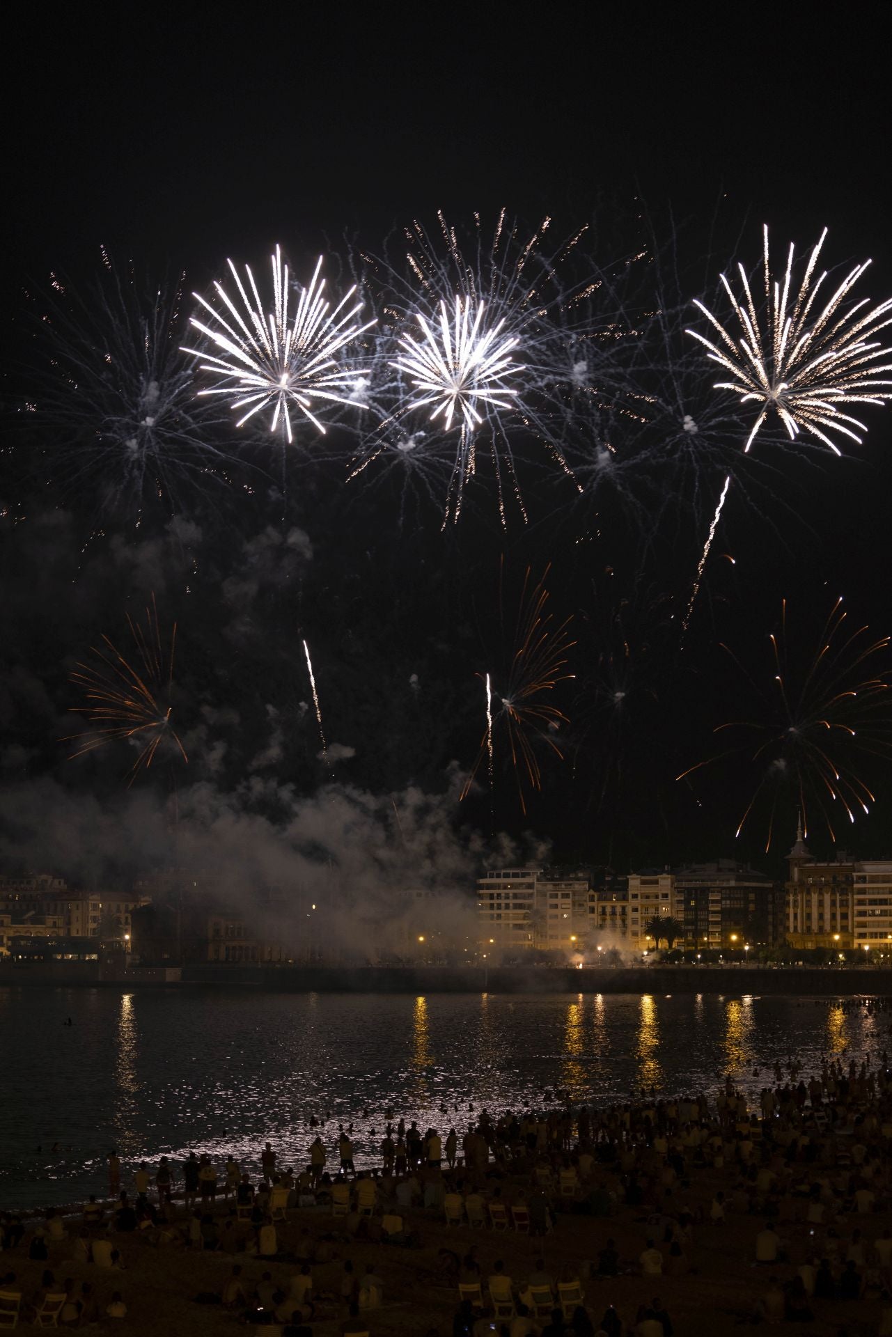 Pirotecnia Valenciana, maestría en el diseño de espectáculos llenos de ritmo, color y tradición