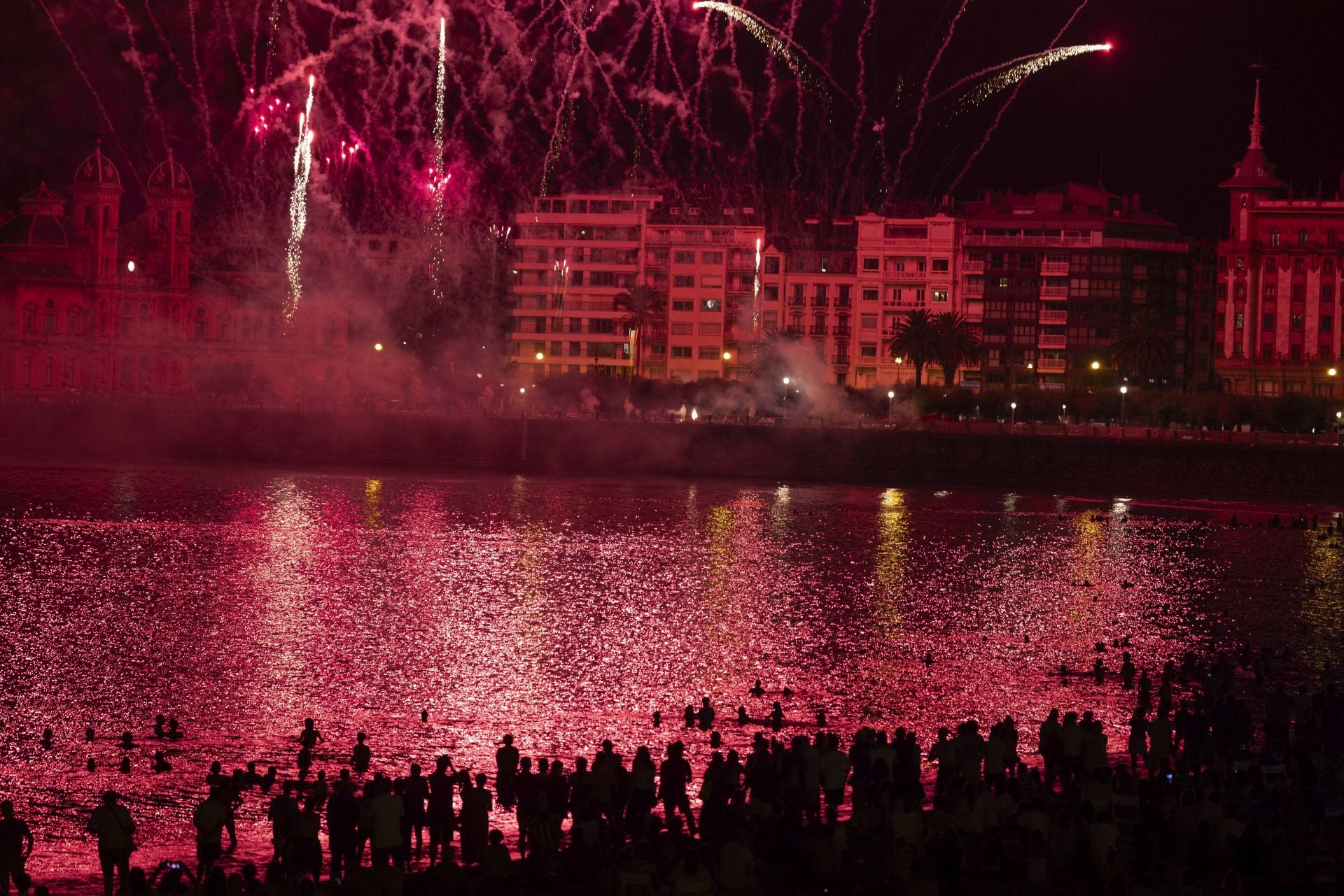 Pirotecnia Valenciana, maestría en el diseño de espectáculos llenos de ritmo, color y tradición