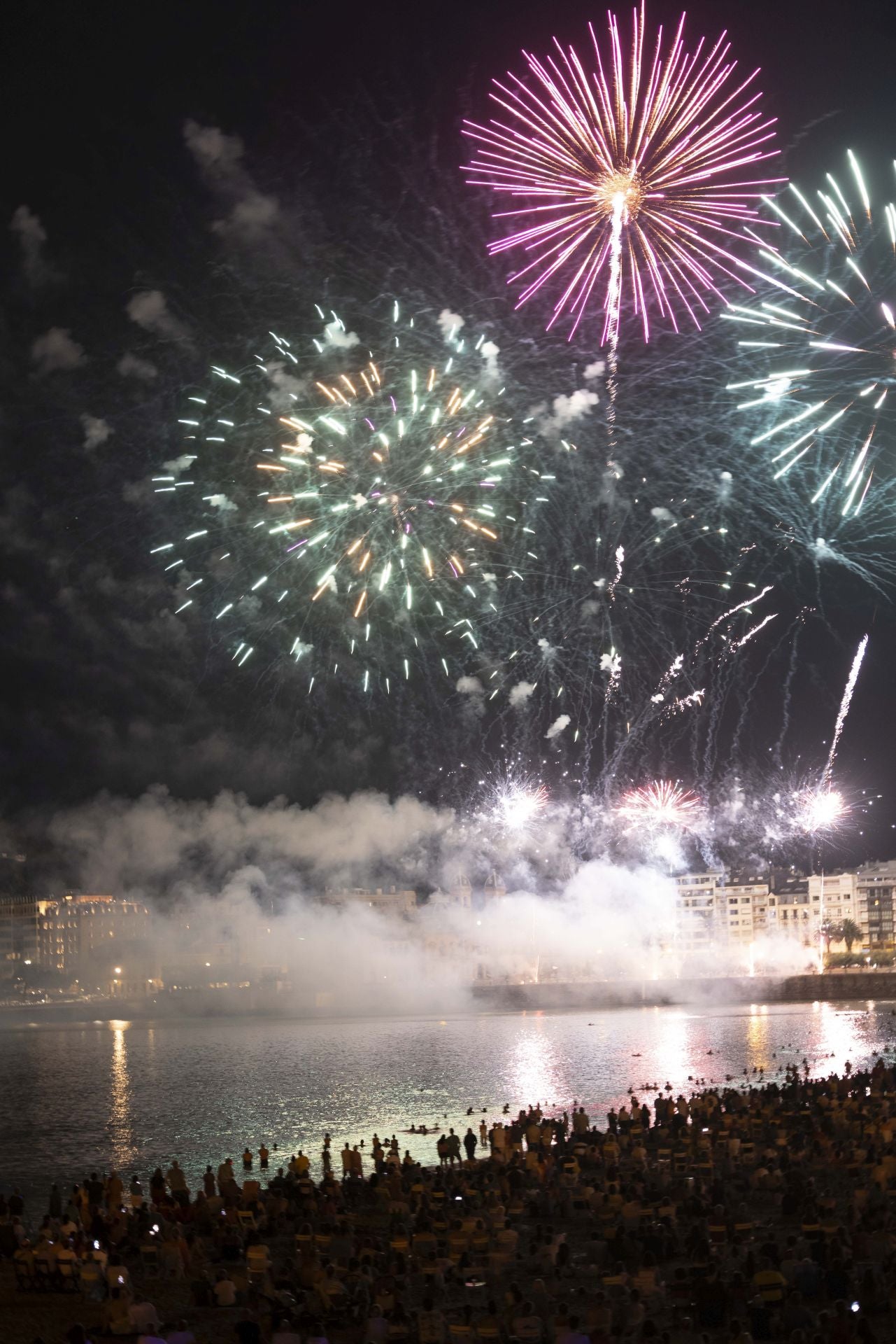 Pirotecnia Valenciana, maestría en el diseño de espectáculos llenos de ritmo, color y tradición