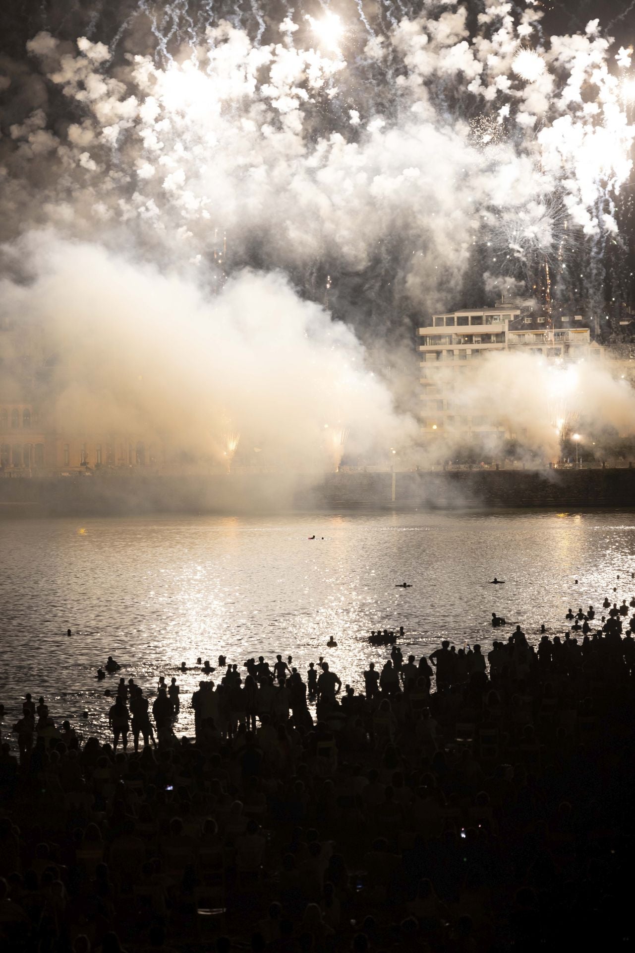 Pirotecnia Valenciana, maestría en el diseño de espectáculos llenos de ritmo, color y tradición