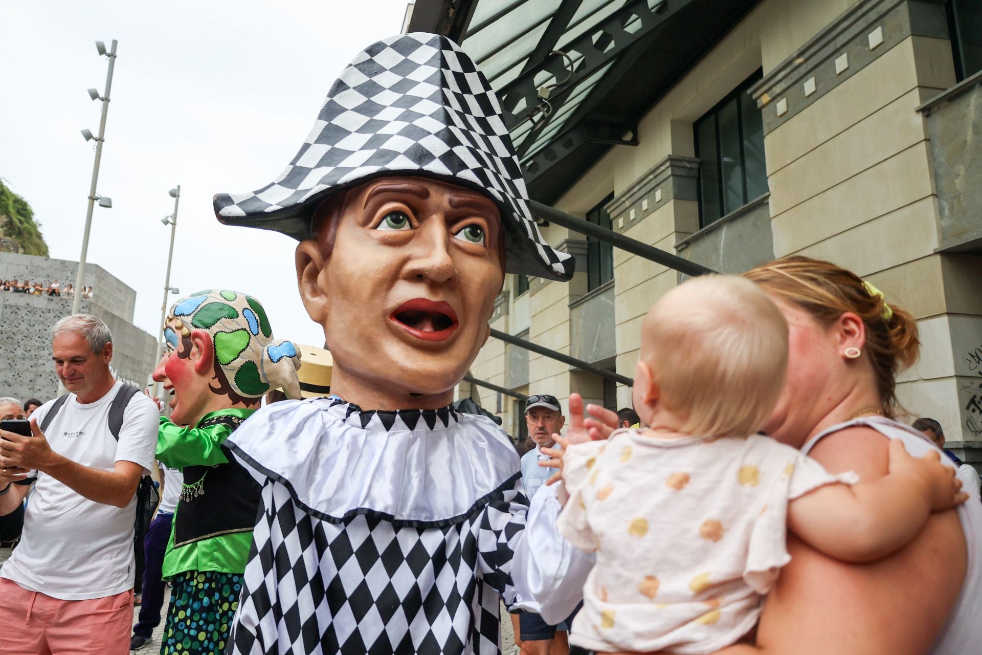 Despedidad de los gigantes y cabezudos de la Semana Grande