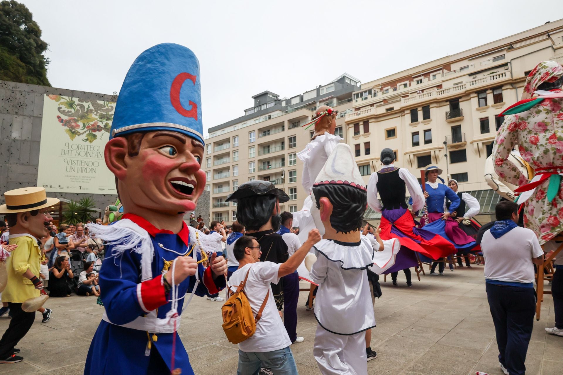 Despedidad de los gigantes y cabezudos de la Semana Grande