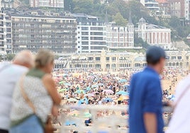 La Concha llena pese a la bajada de 10 grados