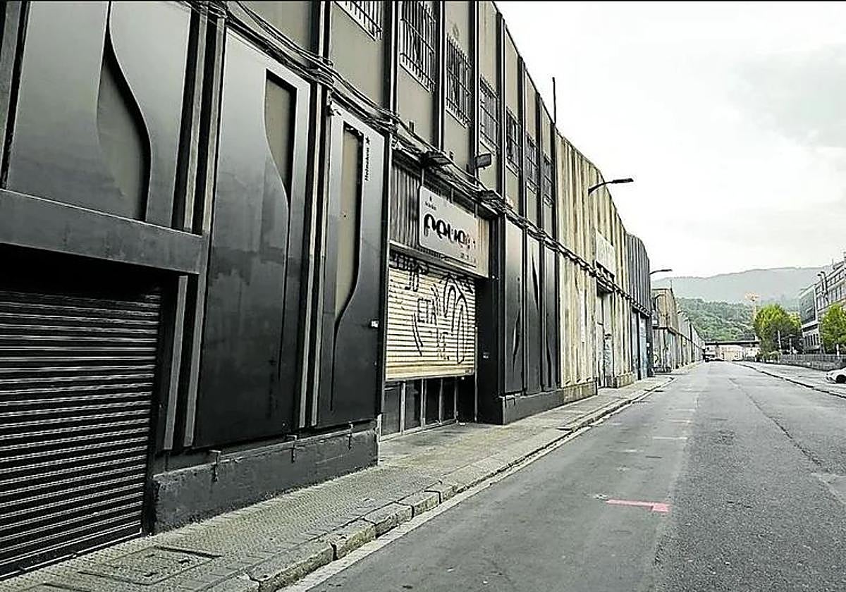 Exterior de la discoteca donde se produjo de madrugada la riña tumultuaria