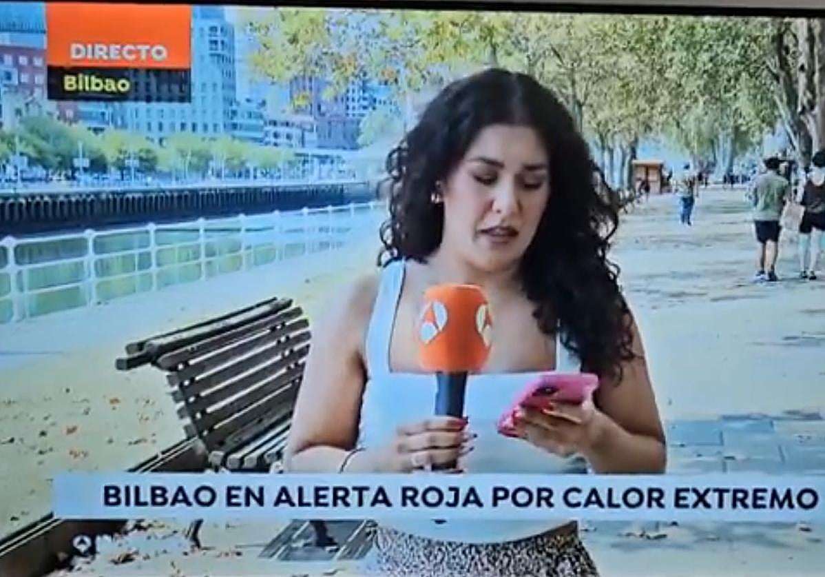 El aprieto de una reportera durante su retransmisión sobre la ola de calor en Euskadi