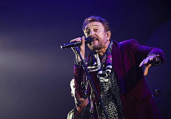 Manolo García, durante uno de sus conciertos, en su gira de 2024.