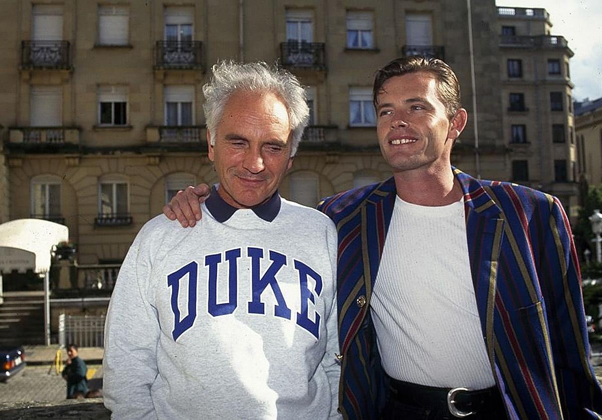 Stamp, junto con Stephan Elliot, director de 'Las aventuras de Priscilla, reina del desierto' en el Zinemaldia de 1994.