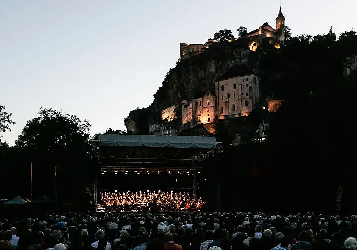 El Orfeón Donostiarra durante su primer recital en el Festival de Rocamadour.