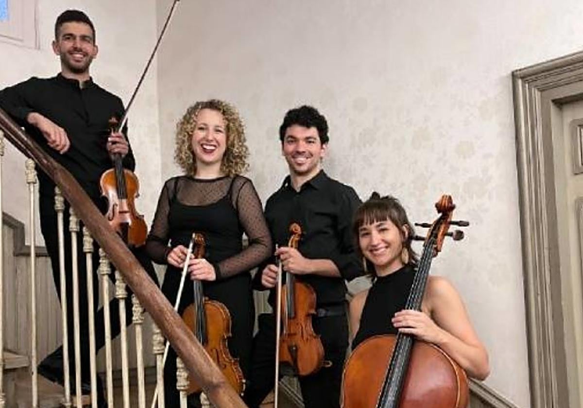 Aralar Quartet está formado por José Ignacio López García y David Andreu Ortí (violines), Alicia Álvarez Lodui (viola) y Ainhoa Bandres Abadía (violonchelo).