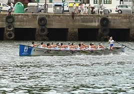 La trainera de Donostiarra, en la regata de San Juan.
