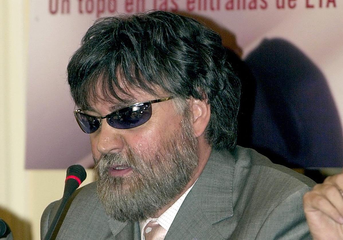 Aparición publica de Mikel Lejarza, 'El lobo', en la presentación de un libro sobre su vida.