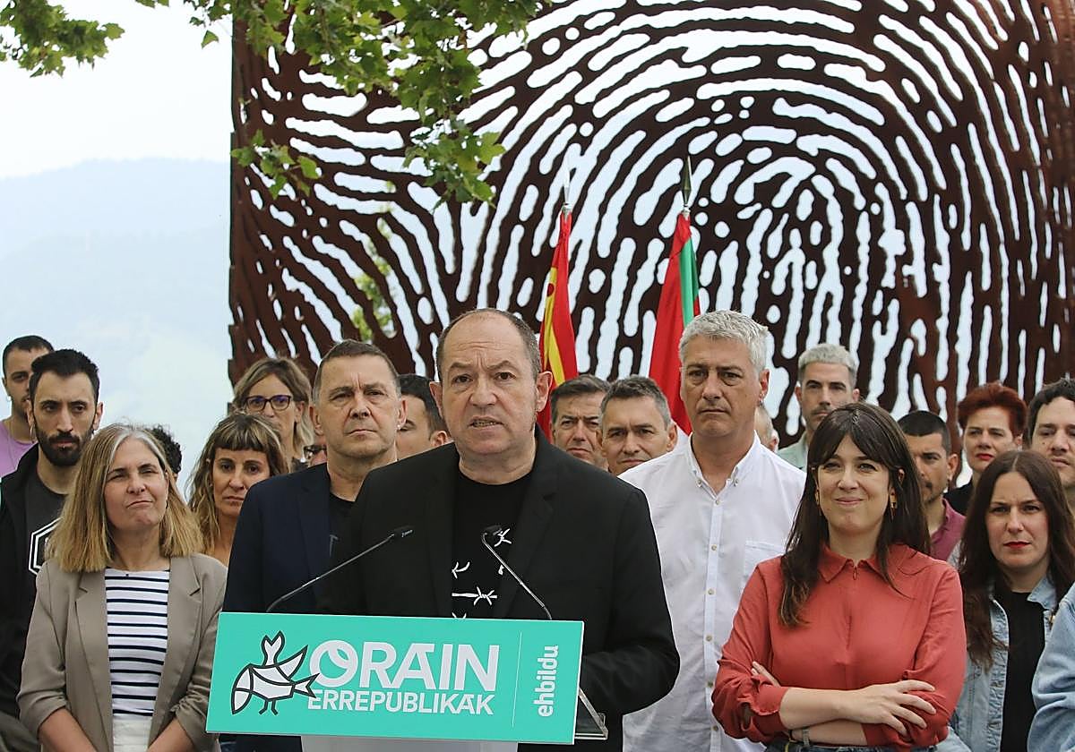 El europarlamentario de EH Bildu, Pernando Barrena, en otra comparecencia.