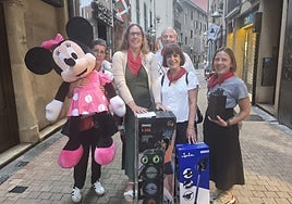 Algunos de los premios repartidos por Cáritas.