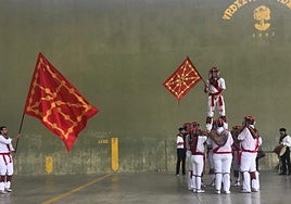 En el festival no faltarán las euskal dantzak, que comenzarán a las 18.00 horas y estarán a cargo de Zuraideko Alaiki dantza taldea.