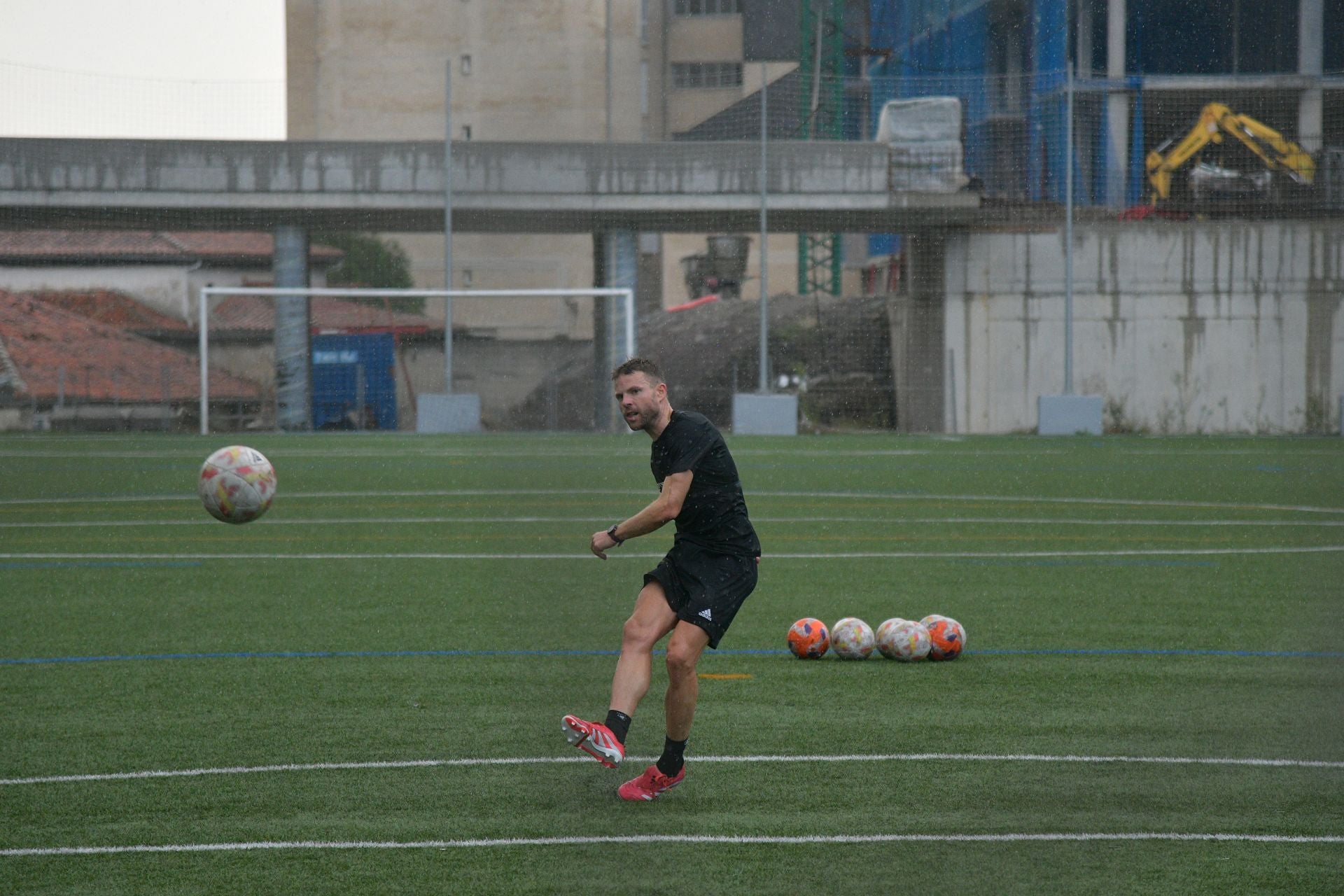 Illarramendi se entrena en el campo de San Miguel