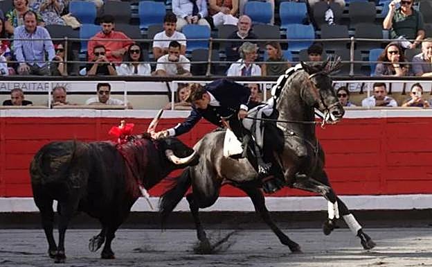 Guillermo Hermoso de Mendoza acusó un exceso de teatralidad en sus dos toros.