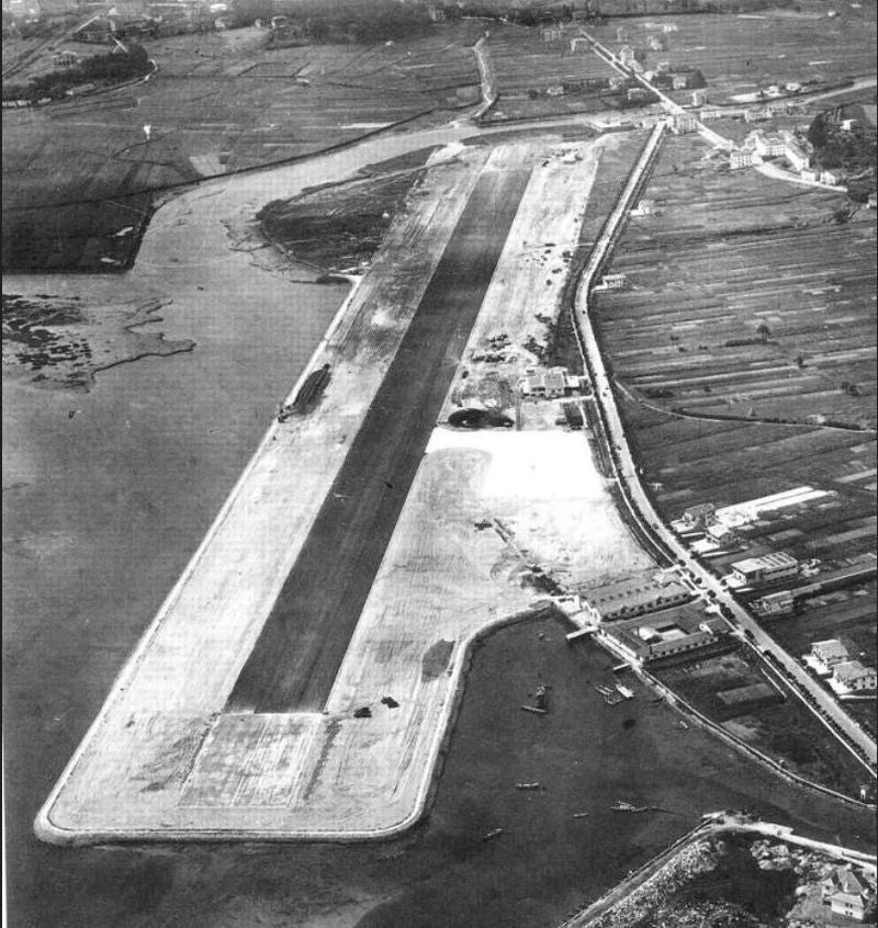 Obras de construcción del aeropuerto, a principios de los años 50.