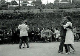 Bailando en la yeguada de Lore-Toki.