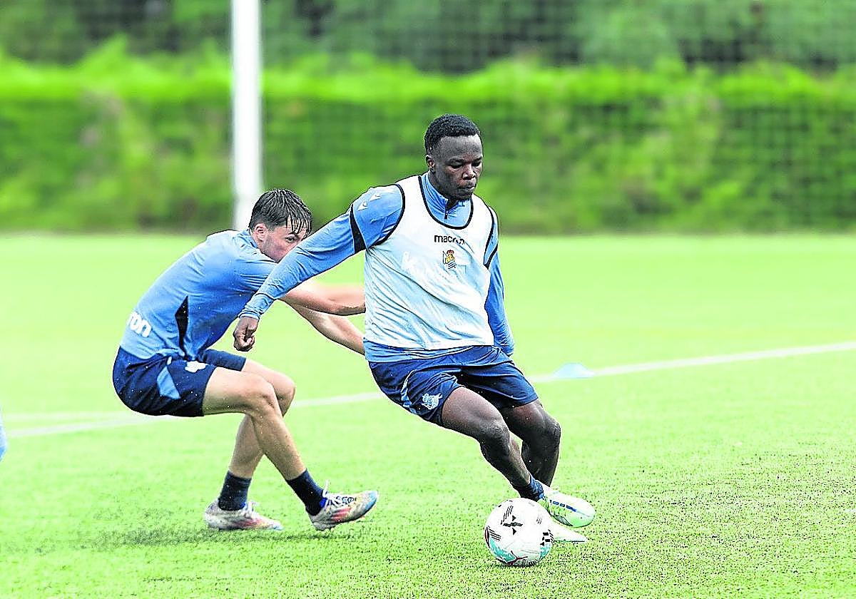 Ochieng, autor del gol ante el Zaragoza, en una sesión esta semana.