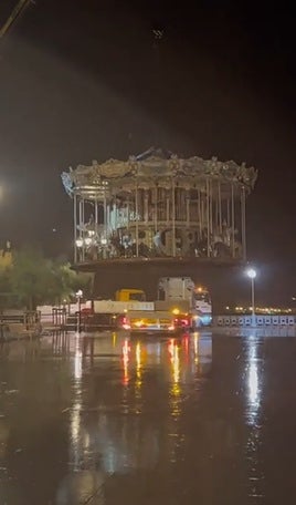 Así se desplaza el carrusel de Alderdi Eder en Semana Grande