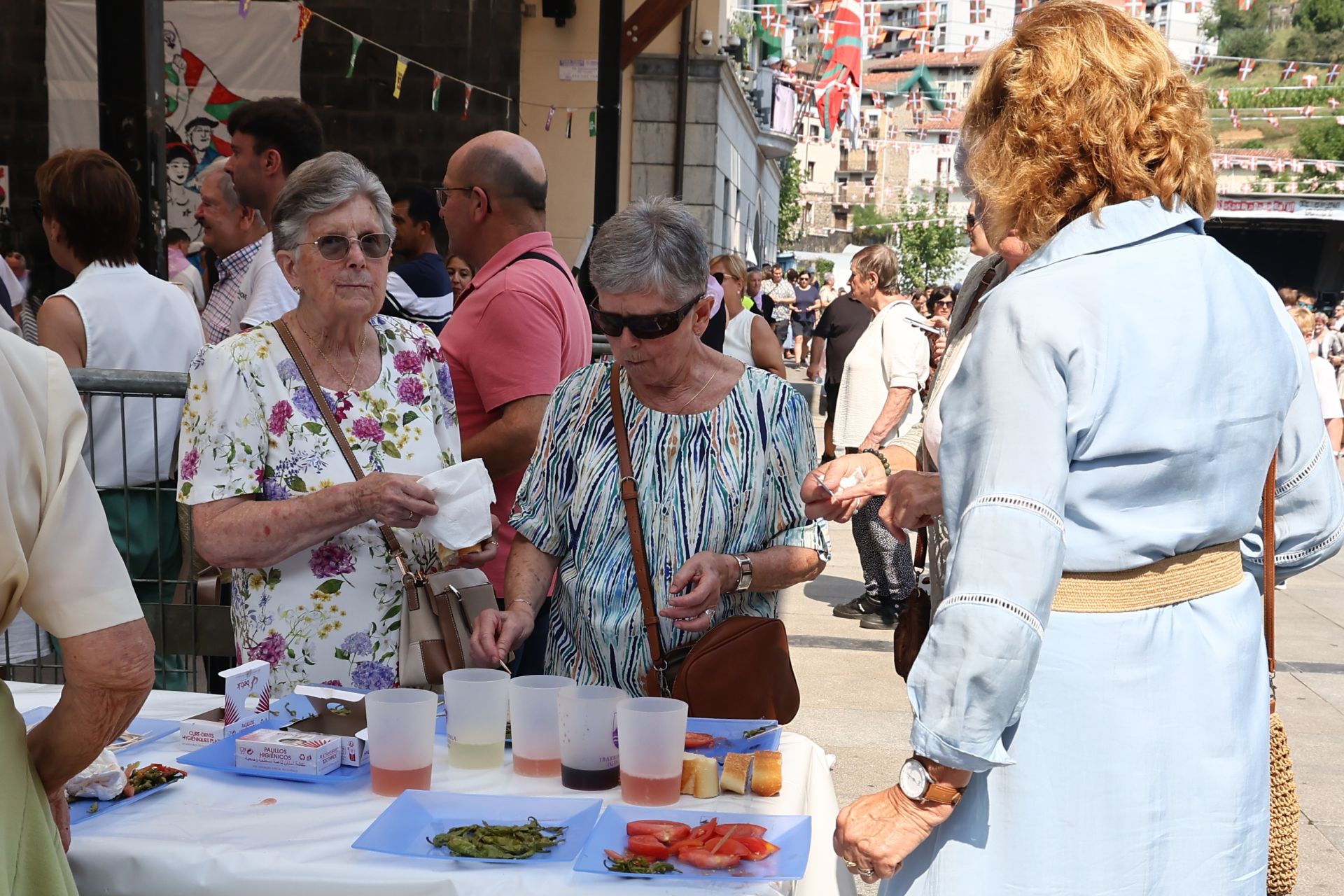 Piparrak eta tomateak, zoriontasuna Ibarran