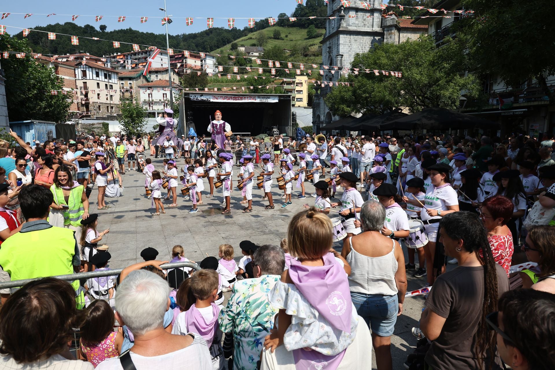 Piparrak eta tomateak, zoriontasuna Ibarran