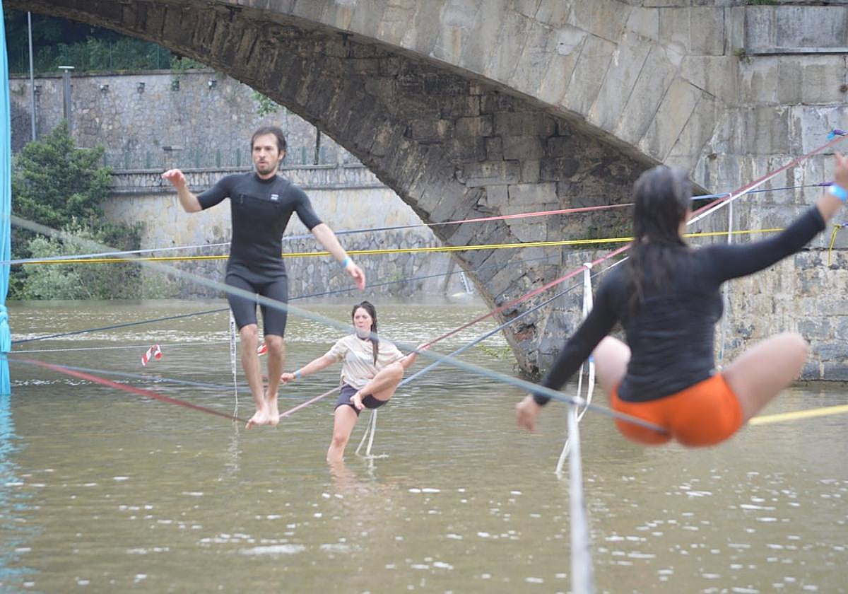 Este jueves comienza una nueva edición del festival River Line, donde los equilibrios sobre el río estarán garantizados.