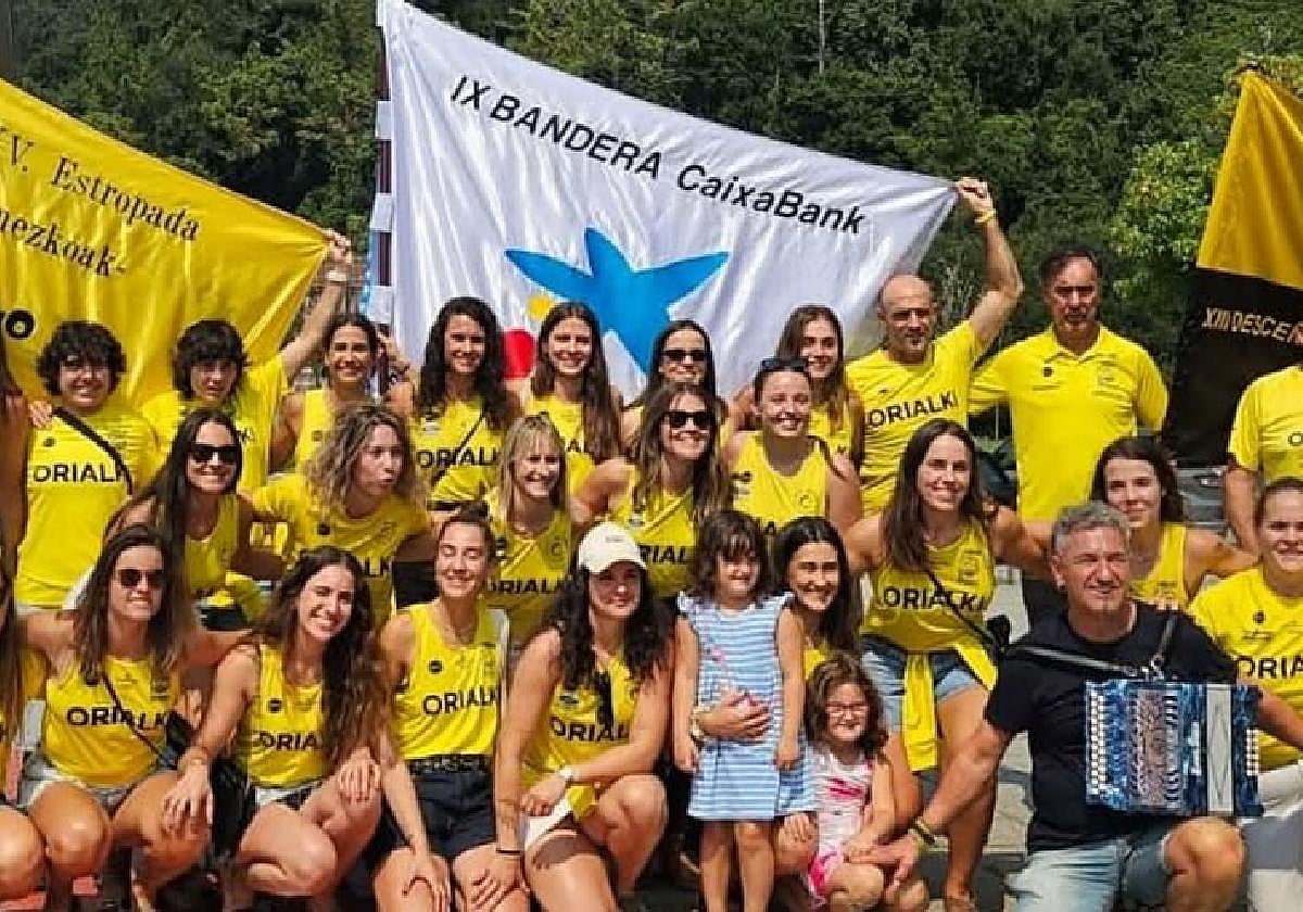 Orio Orialkiko emakumeek igande ederra pasa zuten, Getariako estropada eta bazkaria Sukian.