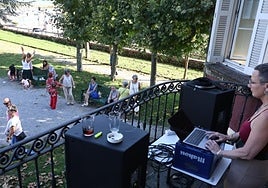 Jawata Anti-DJa arduratu zen musika jartzeaz.