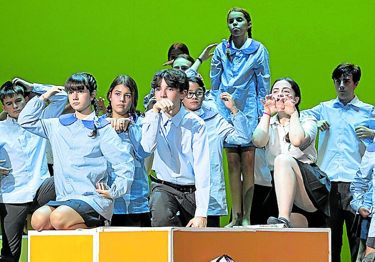 Los niños de Easo Txiki, en la representación de la ópera.