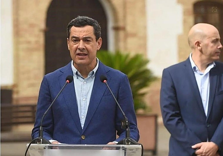 El presidente de la Junta de Andalucía, Juanma Moreno, en su comparecencia de este martes.